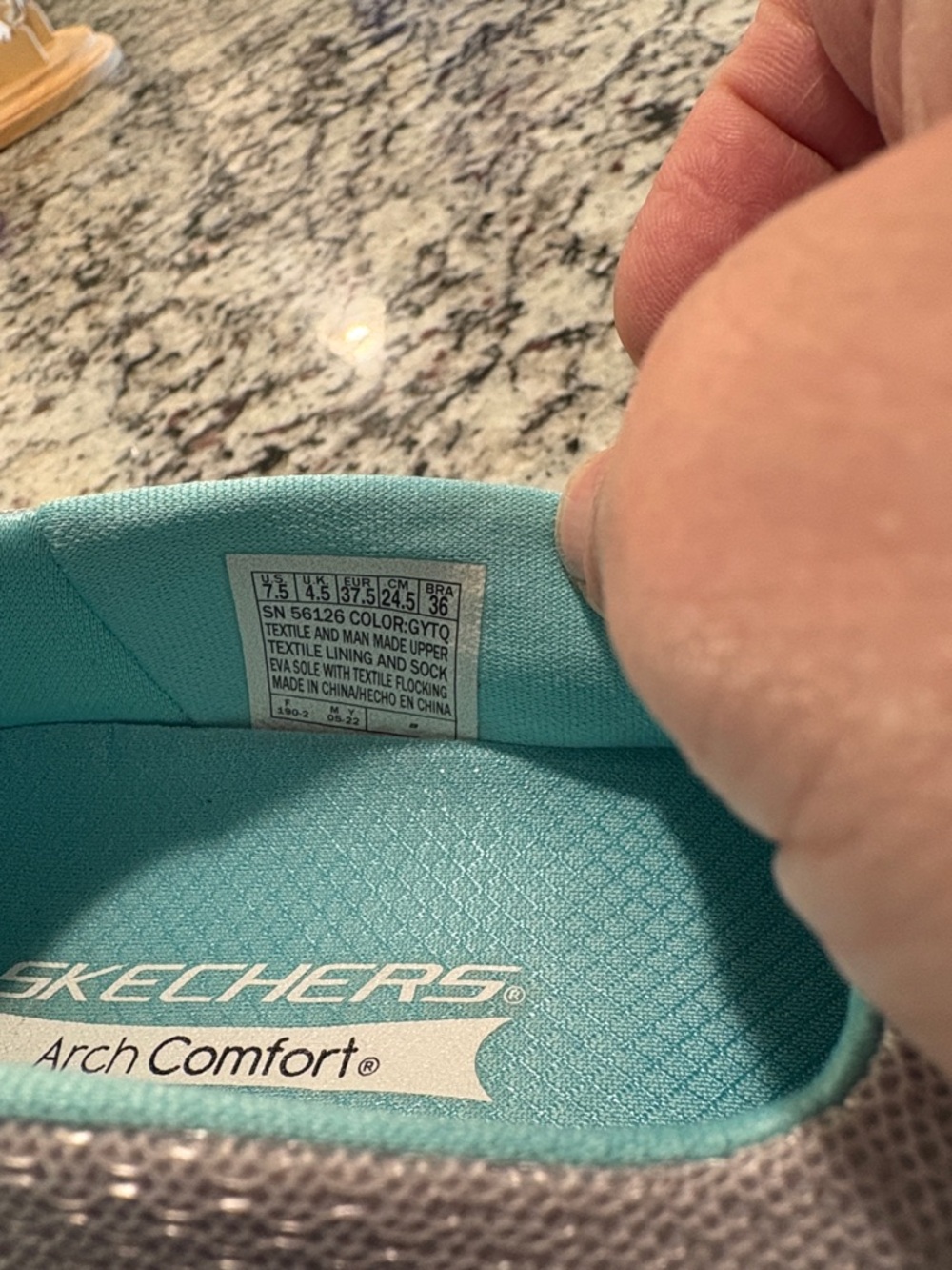Skechers Arch support Women's Slip-On Sneakers - Light Gray size 7.5 EUC - Picture 3 of 7